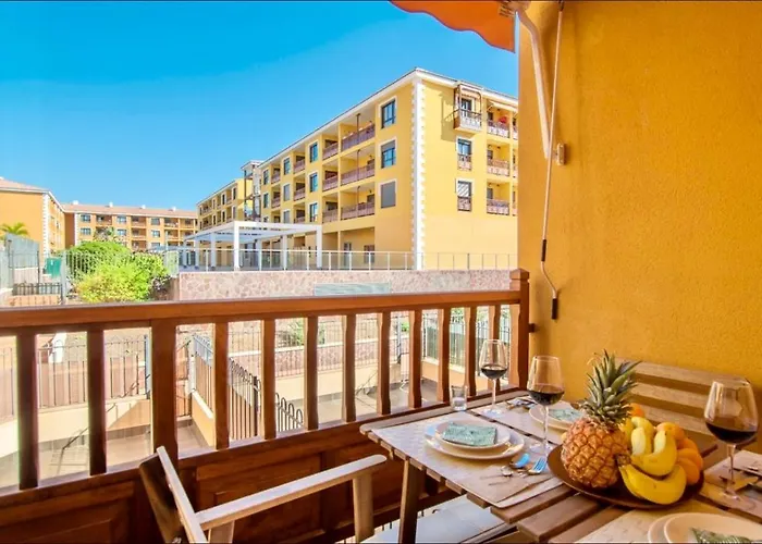 Sun, Relax, 1ch, Heated Pool Access 아파트